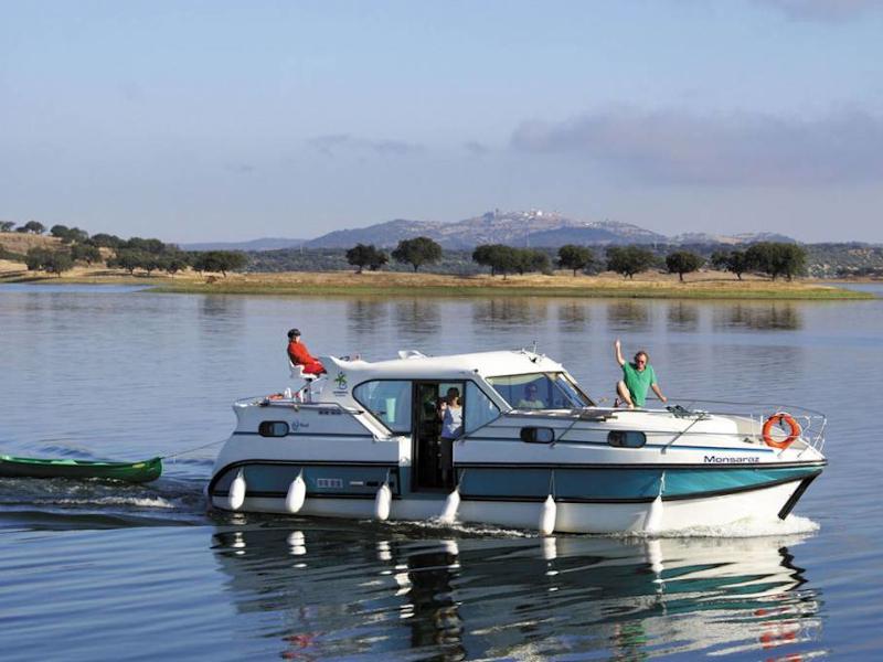 Book yachts online - motorboat - Confort 1100 - FOUCHECOURT FR - rent