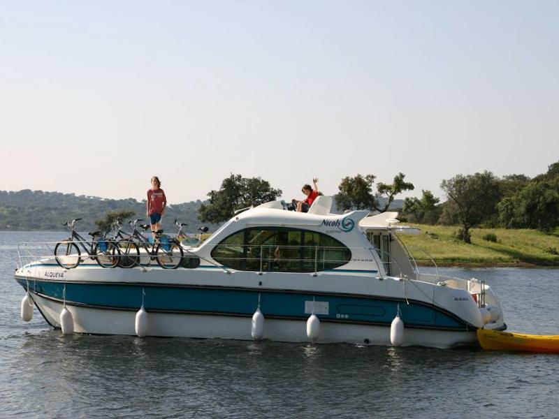 Book yachts online - motorboat - Estivale Quattro B - PALAJA FR - rent