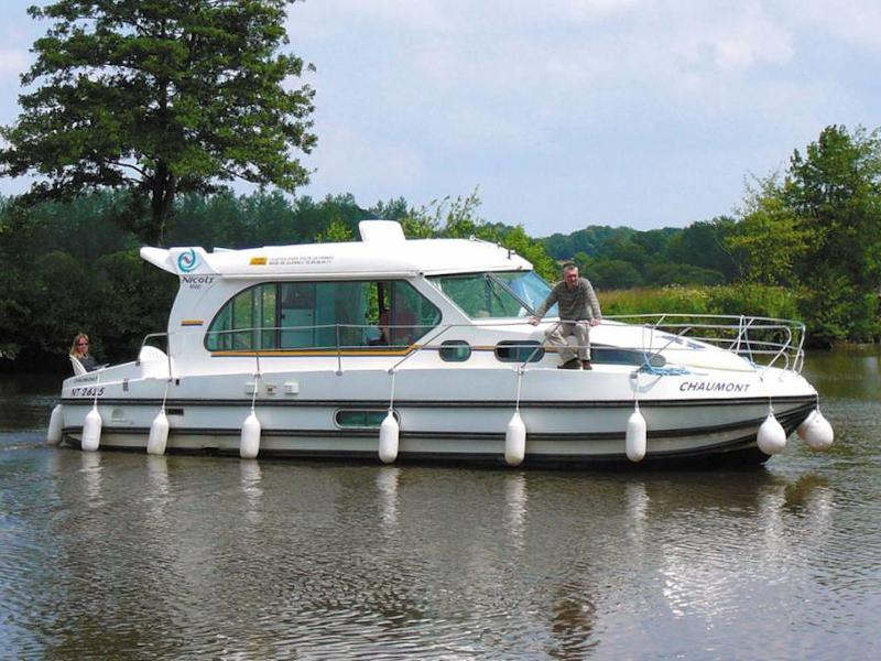 Book yachts online - motorboat - Sedan 1000 - BENOISEY FR - rent