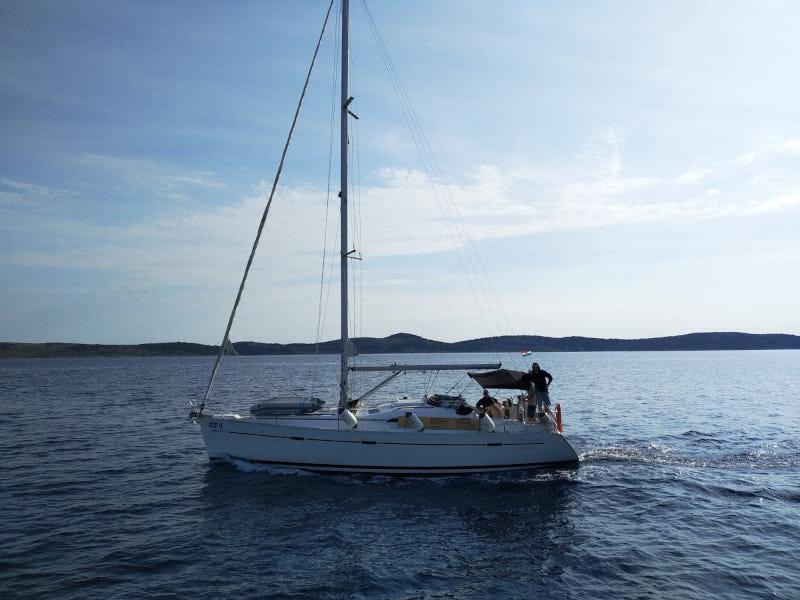 Book yachts online - sailboat - Oceanis 393 Clipper - ORION - rent