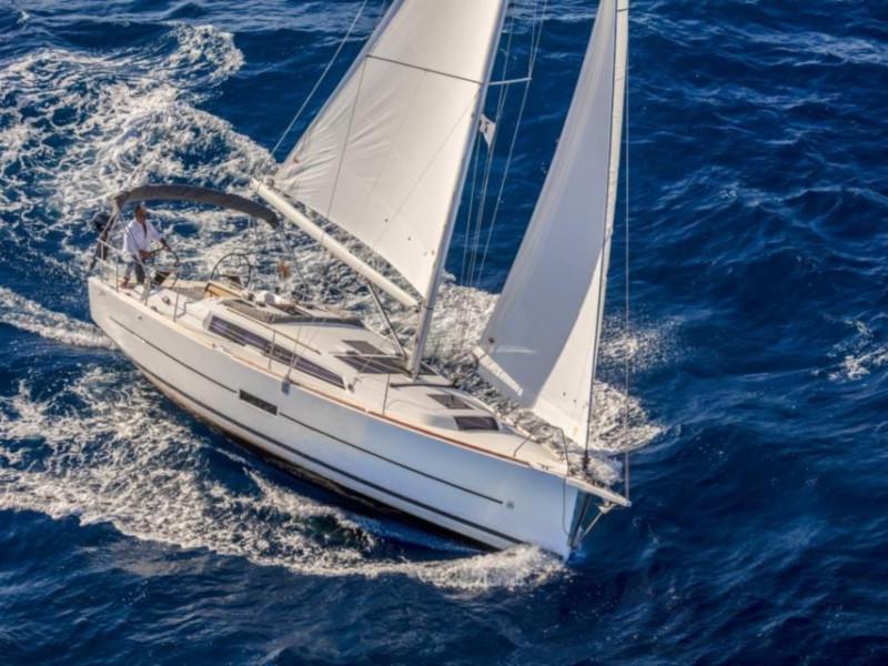 Book yachts online - sailboat - Dufour 360 Grand Large - Alqamar - rent
