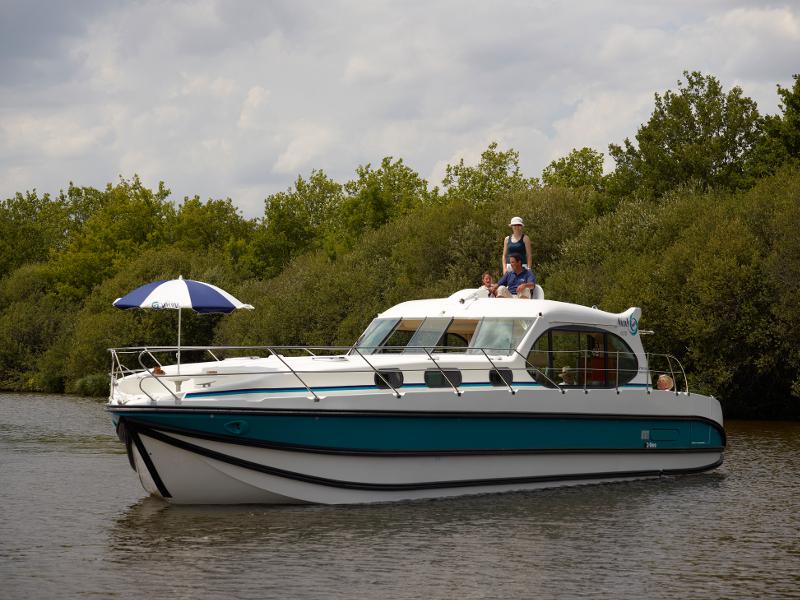 Book yachts online - motorboat - Estivale Octo - RAINBOW  - rent