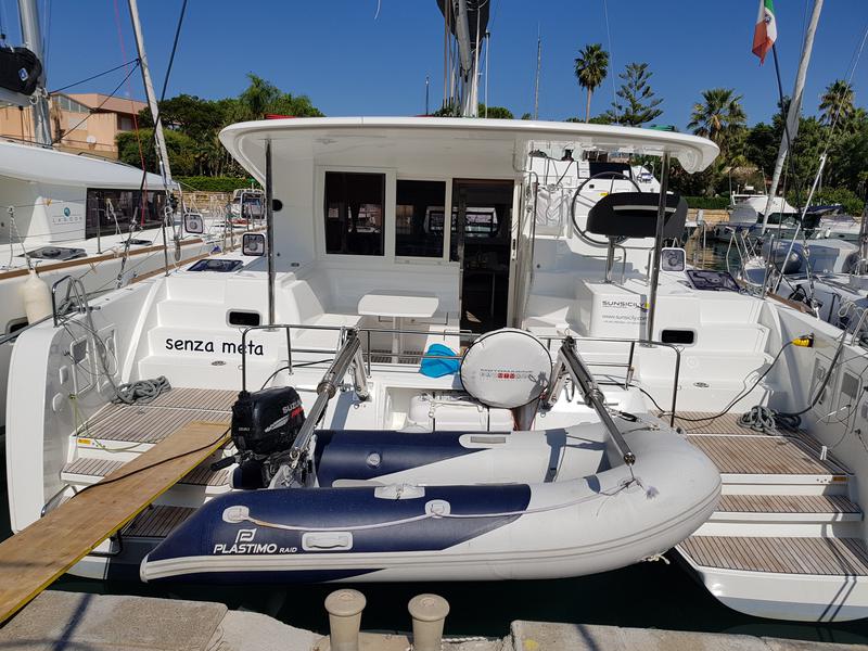Book yachts online - catamaran - Lagoon 40 - Senza Meta  (A/C and Generator) - rent