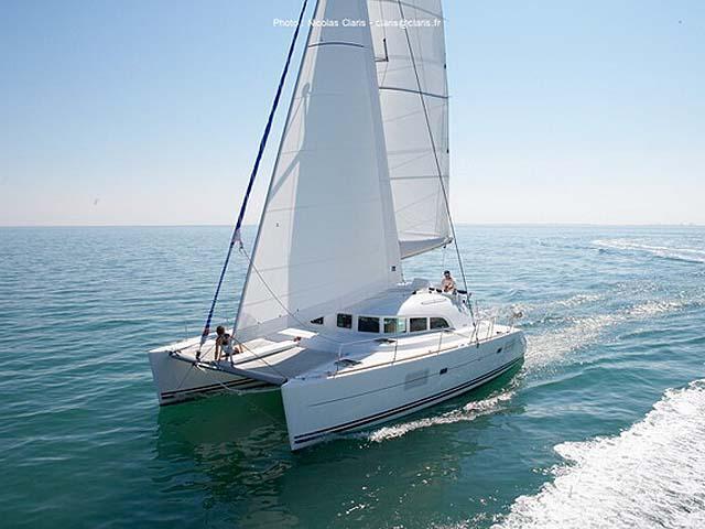 Book yachts online - catamaran - Lagoon 380 S2 - LG 138 (sails 2019) - rent