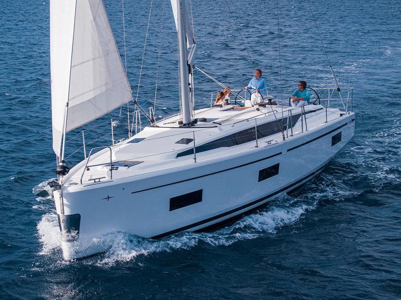 Book yachts online - sailboat - Bavaria C42 - BavC42-22-P - rent