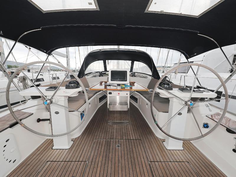 Book yachts online - sailboat - Bavaria 45 Cruiser - Samara - rent