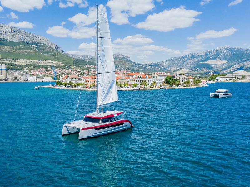 Book yachts online - catamaran - Luna 49 - GOLD - rent