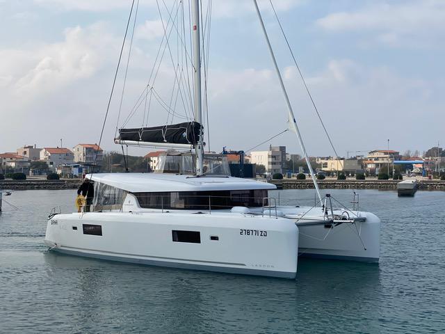Book yachts online - catamaran - Lagoon 42 - owner version - DIANA - rent