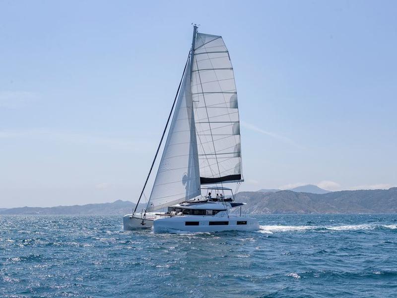 Book yachts online - catamaran - Lagoon 51 - Nevera - rent