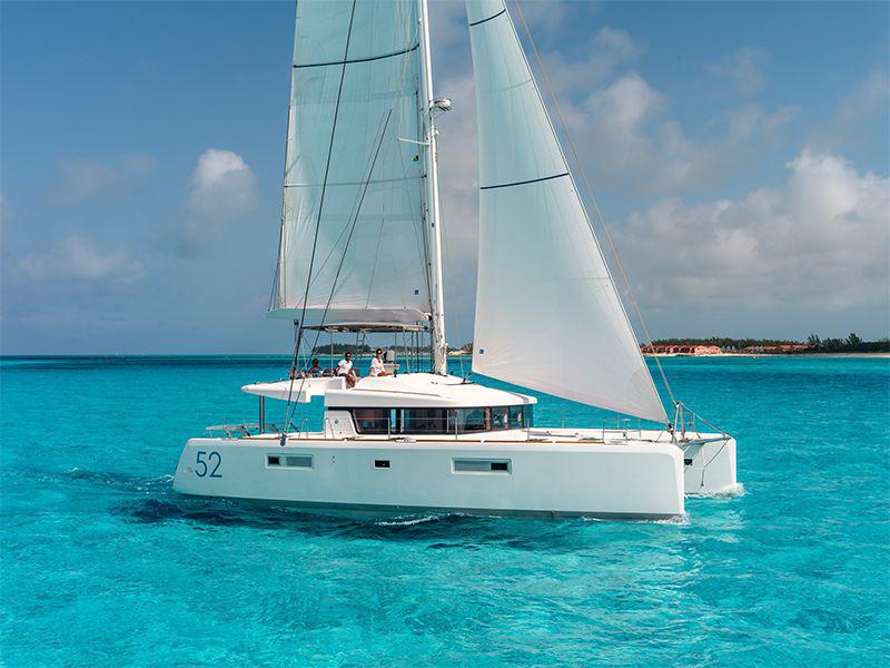 Book yachts online - catamaran - Lagoon 52 - Xena - rent