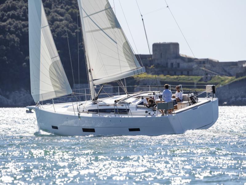 Book yachts online - sailboat - Dufour 430 - Si Può Fare - rent