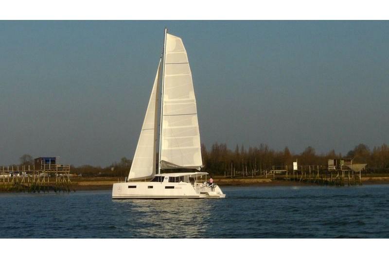 Book yachts online - False - Nautitech Open 40 (4Cab) - Pink Lady - rent