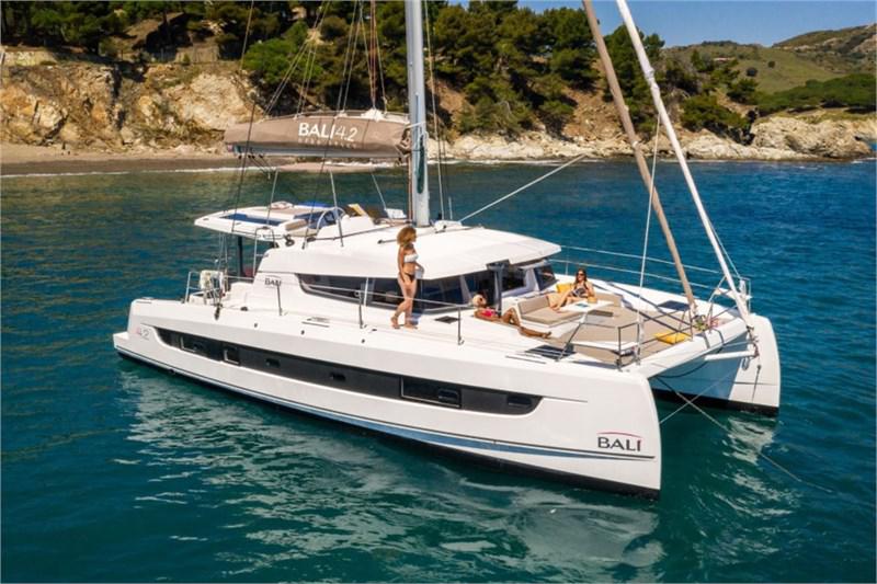 Book yachts online - False - Bali 4.2 (4+1Cab) - Holiday Inn - rent